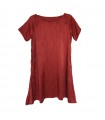 Robe rouge en textile doux en forme de A