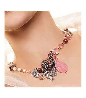 Modische Halskette in rose